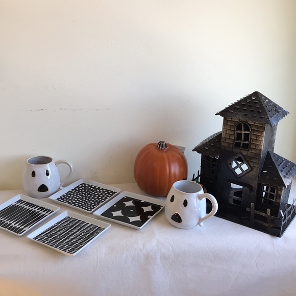 Pottery Barn First Edition ghost mugs set of 2 white Earthenware Halloween ghost - Picture 8 of 8